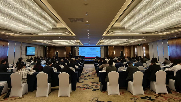 华贸物流组织青年干部开展树立和践行正确政绩观专题学习