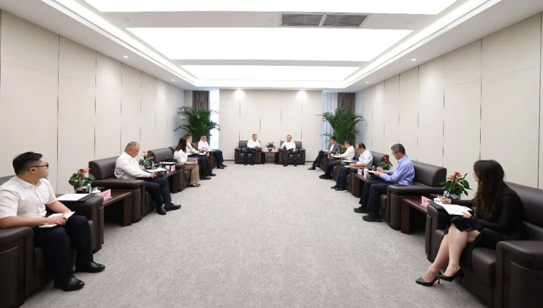 刘敬桢会见海南物流集团党委书记、董事长刘海荣