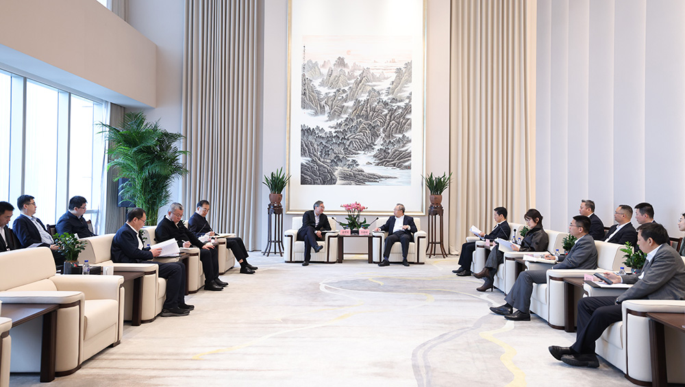 刘敬桢、徐鸿会见山东省委常委、青岛市委书记曾赞荣