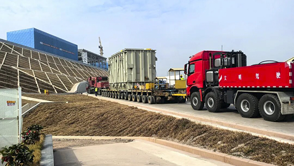 中国物流助力我国首个海陆一体柔直工程“能源心脏”就位