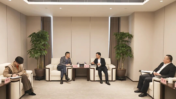 徐鸿会见上海国家会计学院院长卢文彬