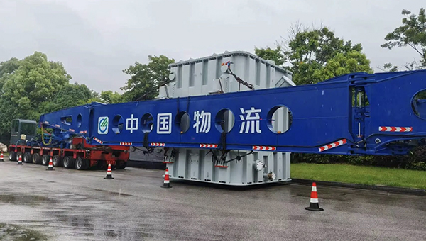 中国物流护送“大国重器”上高原