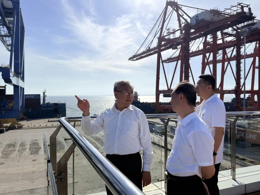 刘敬桢会见钦州市委副书记、市长李玉成